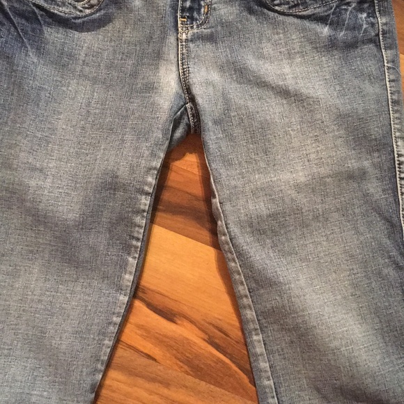 (Capris) Blue You Nique  Size 3 skinny capris - Picture 2 of 7